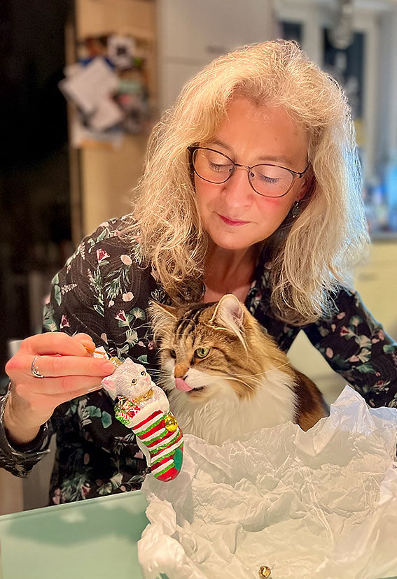 Esther-Pfister-mit-Katze-Yara-im-CATLOVERS-in-Thun